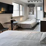 Stylish Urban Retreat By Ur4N!